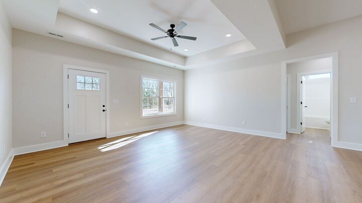 Property Photo: 128 Deer Point Rd TN 37180