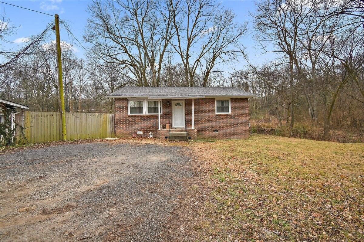 Property Photo: 1081 Slaters Creek Rd TN 37072