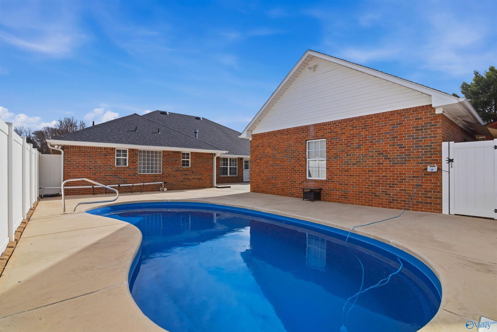 Property Photo:  136 Antique Rose Drive  AL 35757 