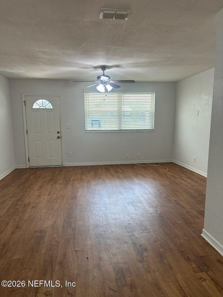 Property Photo: 1551 Mar Vic Lane FL 32218