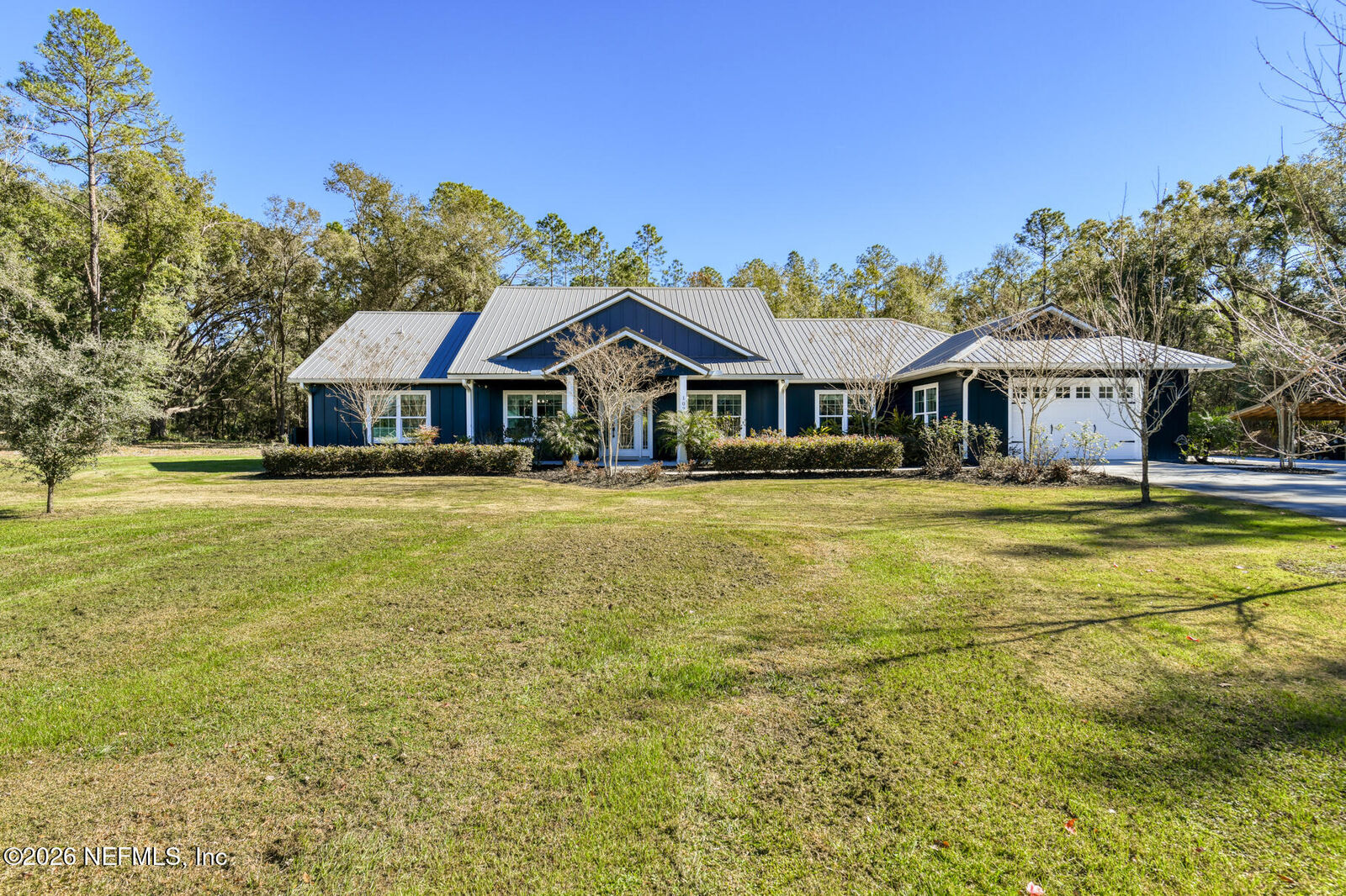 Property Photo: 107 E Cardinal Street FL 32177