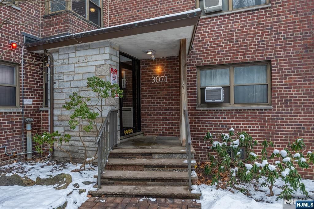 Property Photo:  3071 Edwin 2F  NJ 07024 