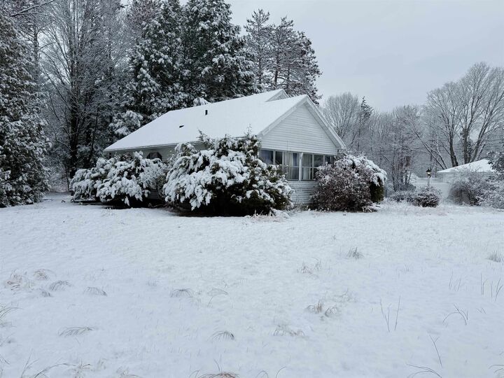 Property Photo:  6 Scotland Road  NH 03848 