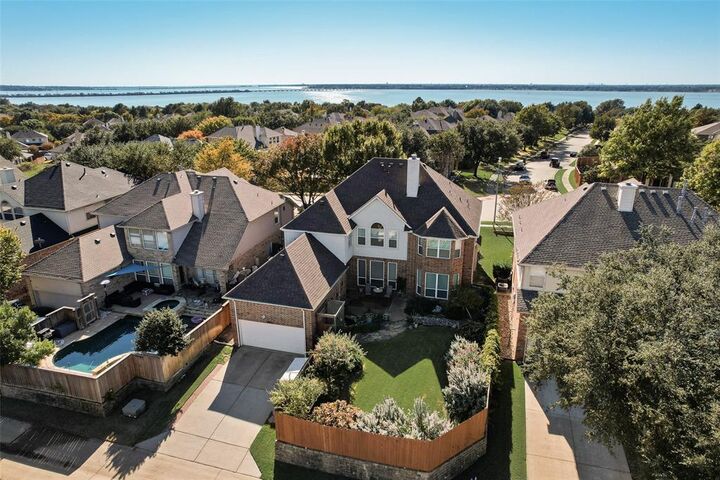 Property Photo:  820 Shores Boulevard  TX 75087 