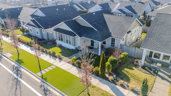 Property Photo:  1130 Stanford Avenue  OR 97504 