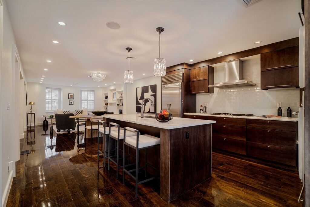 Property Photo:  92 Waltham St 1A  MA 02118 