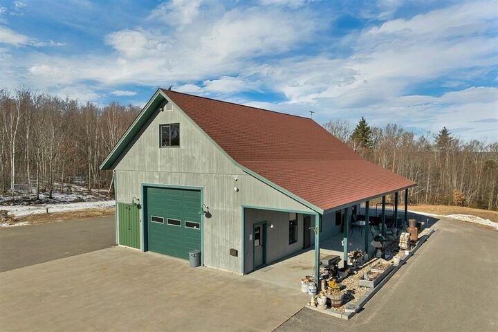 Property Photo:  34 Stable Rd  NH 03055 