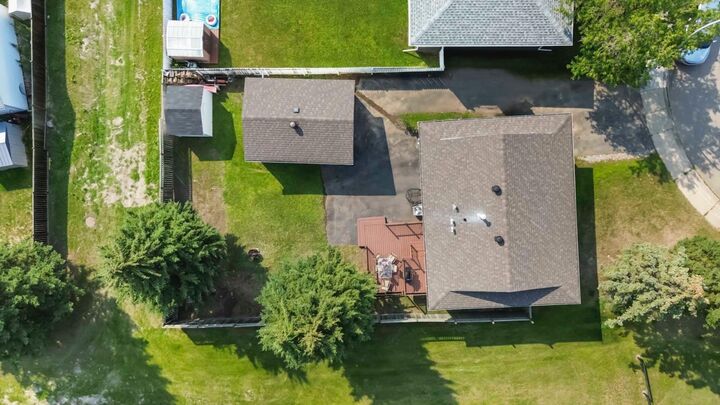 Property Photo:  150 Hilltop Crescent  AB T9H 3V4 