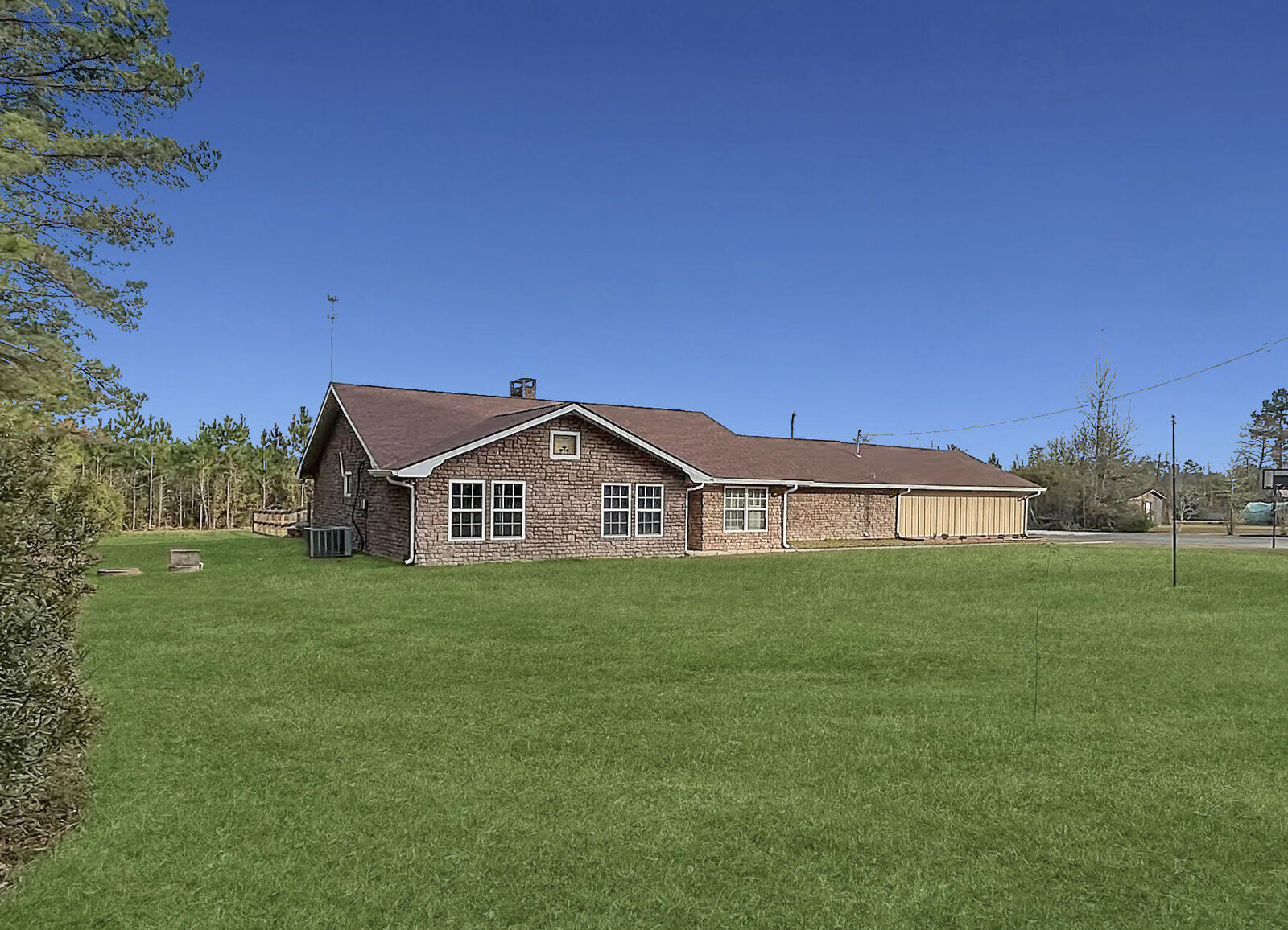 Property Photo: 140 Spring St LA 70634