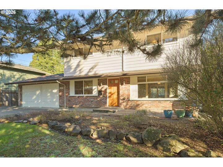 Property Photo:  4315 High St  OR 97405 