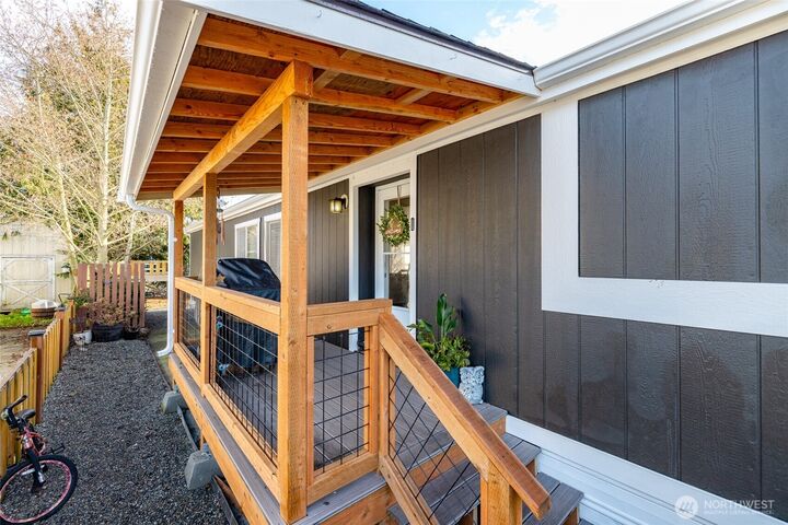 Property Photo:  700 NW Crosby Avenue 19  WA 98277 