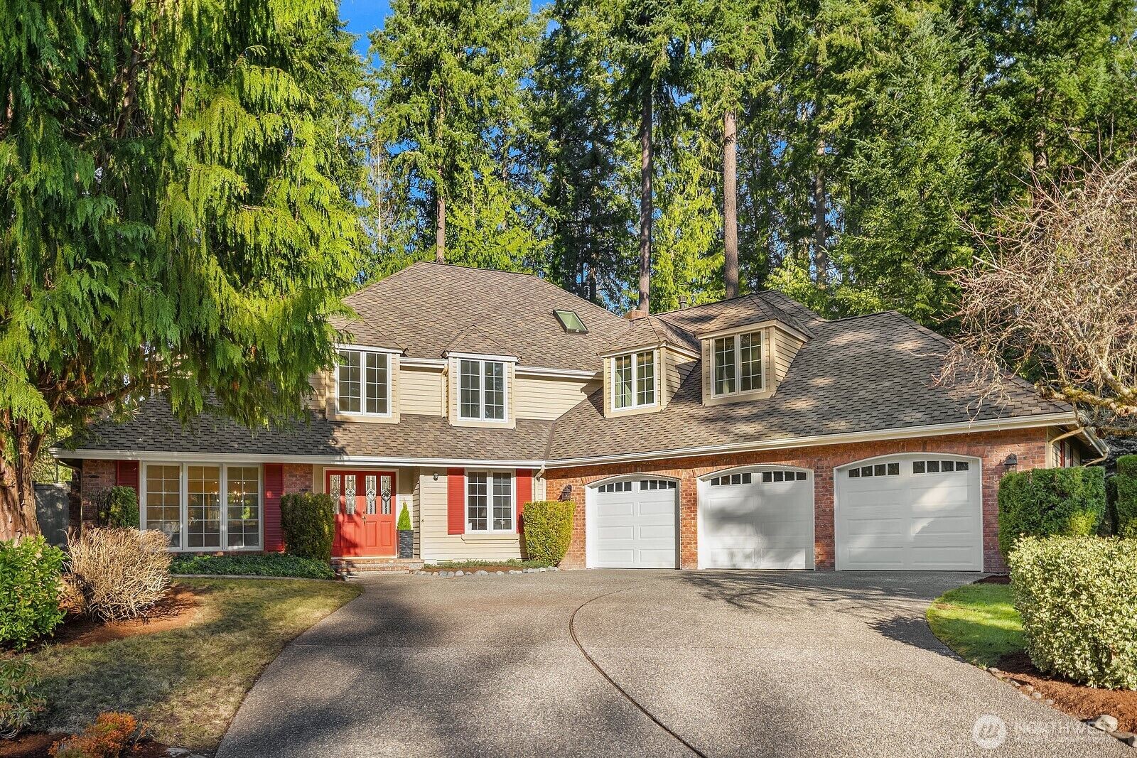 Property Photo: 25718 SE 31st Place WA 98075