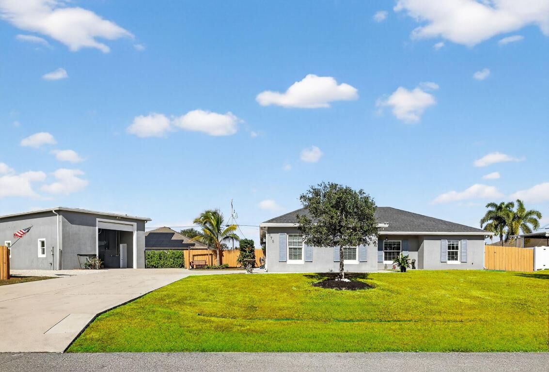 Property Photo: 375 SW Alcan Drive FL 34953