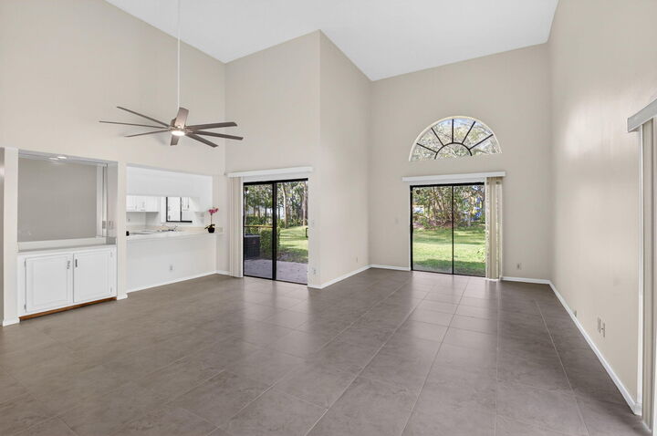 Property Photo:  3149 Kingswood Terrace  FL 33431 