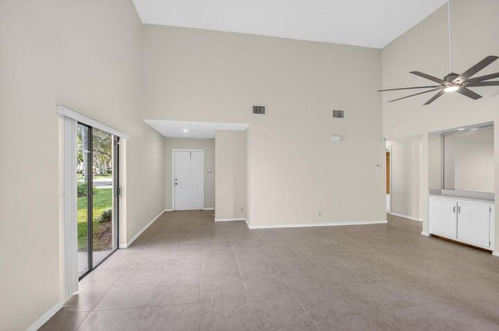 Property Photo:  3149 Kingswood Terrace  FL 33431 