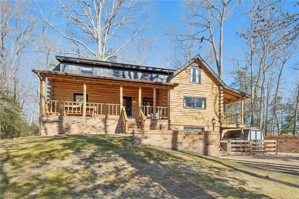 Property Photo:  322 Fairfield Rd  VA 23071 