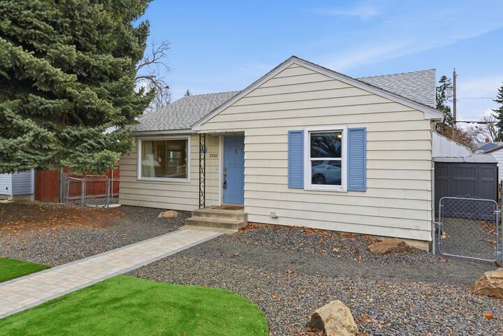 Property Photo:  2507 W Olympic Ave  WA 99205 