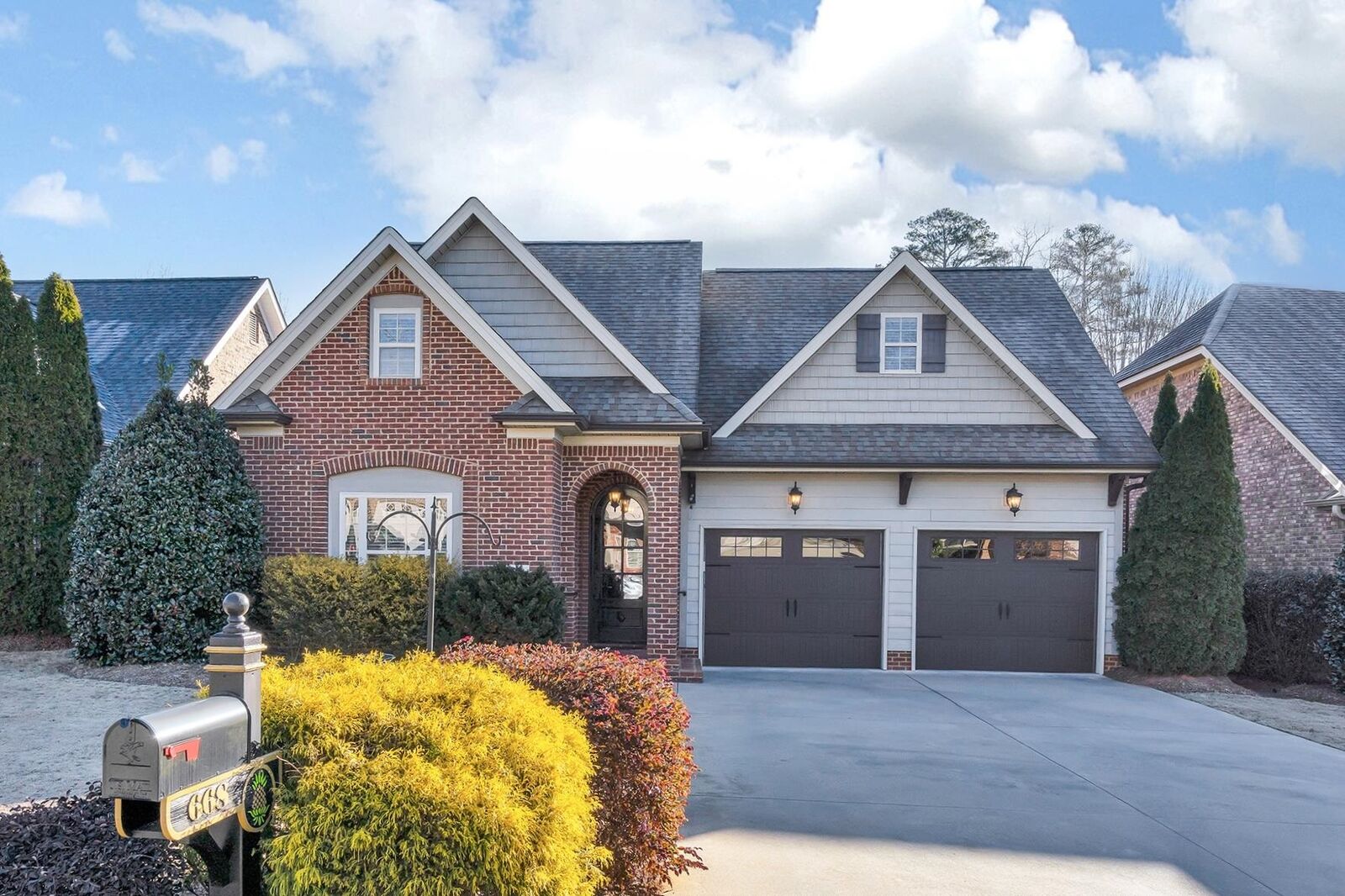 Property Photo:  668 Reba Dale Court  SC 29307 