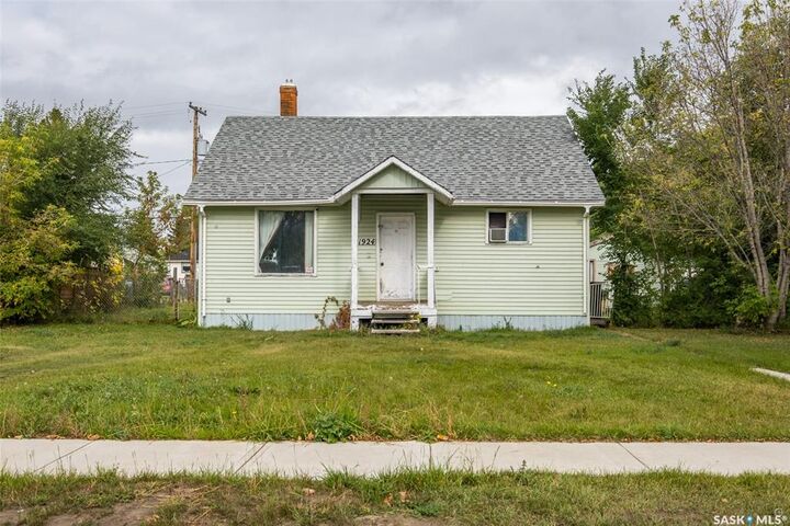 Property Photo: 325 15th Street W SK S6V 4A2