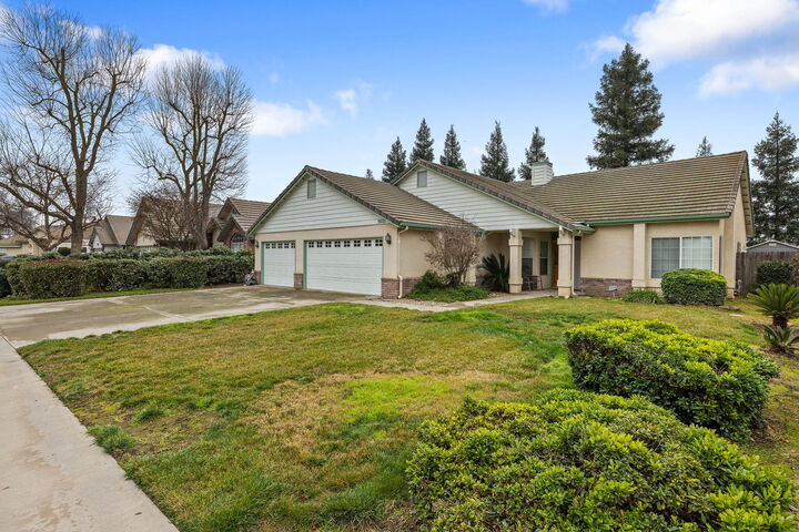 Property Photo:  3027 W Rialto Avenue  CA 93277 