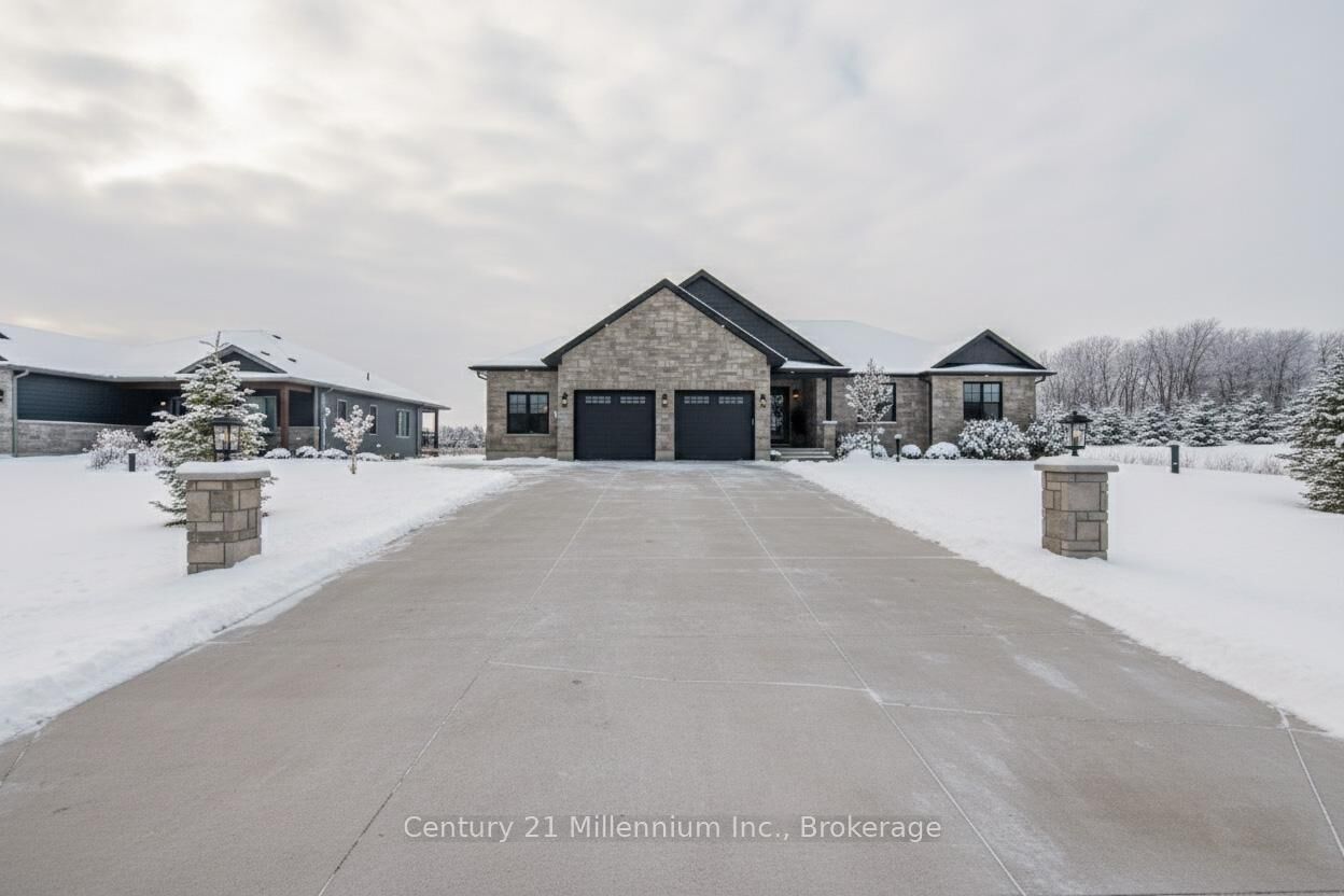 Property Photo:  33 Nickason Drive  ON N0H 1A0 