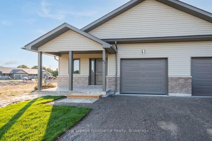 Property Photo: 42 Mackenzie John Crescent ON K0K 1H0