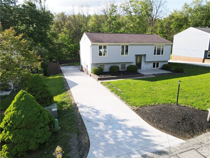 Property Photo:  1664 Connor Rd  PA 15129 