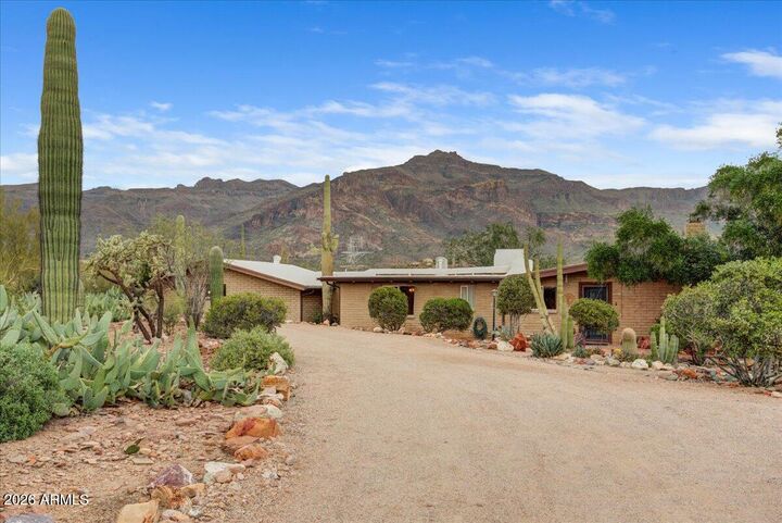 Property Photo: 10860 E Maverick Trail AZ 85118