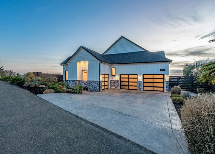 Property Photo: 2116 Wedgewood Way CA 95404