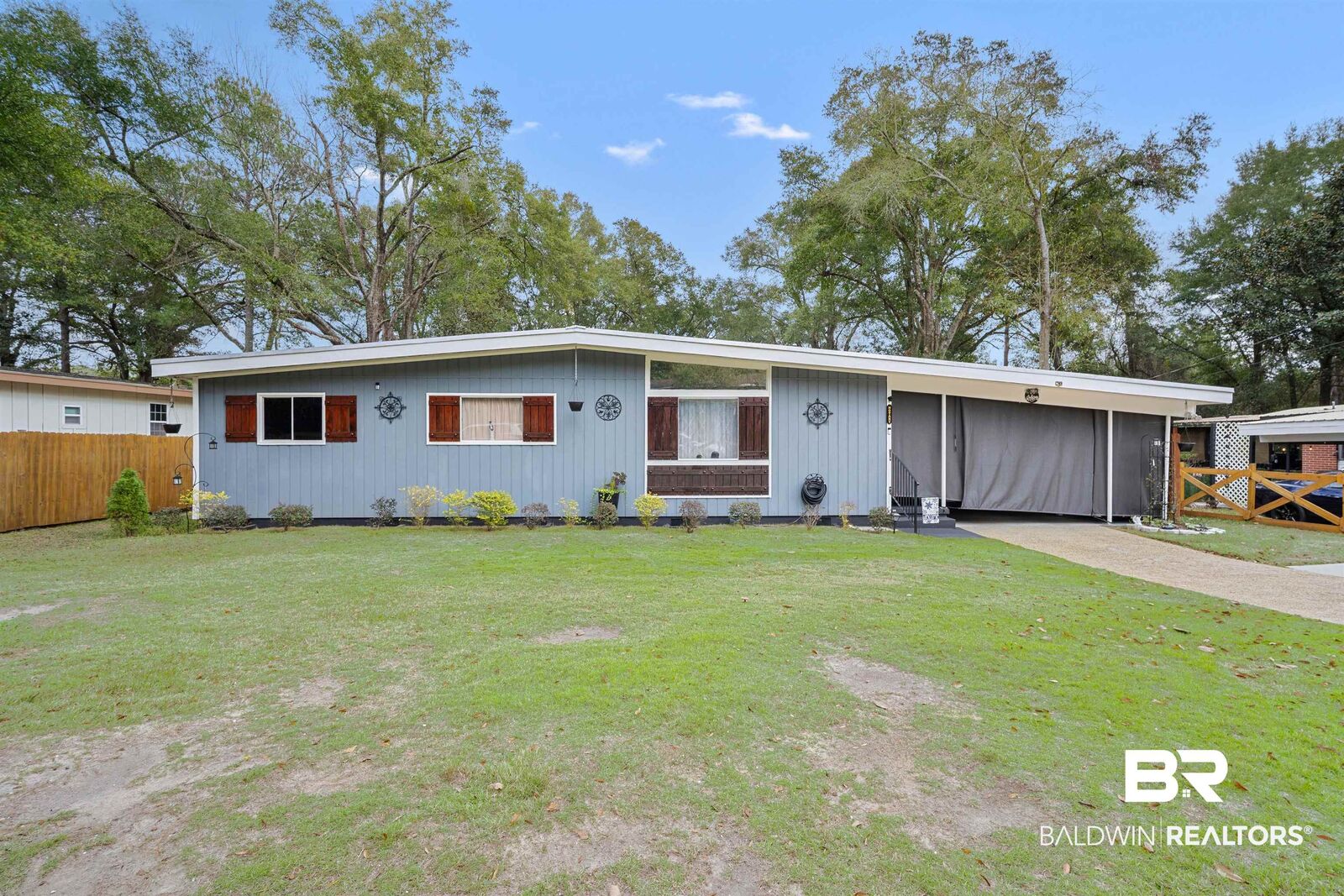 Property Photo: 2004 W Beau Terra Drive AL 36618
