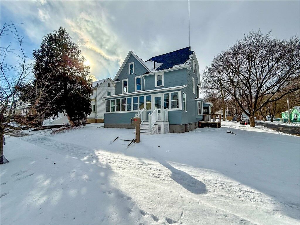 Property Photo:  185 N Genesee St  NY 14456 