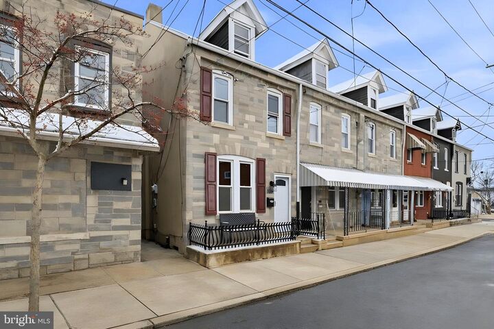 Property Photo:  109 Fairview Avenue  PA 17603 