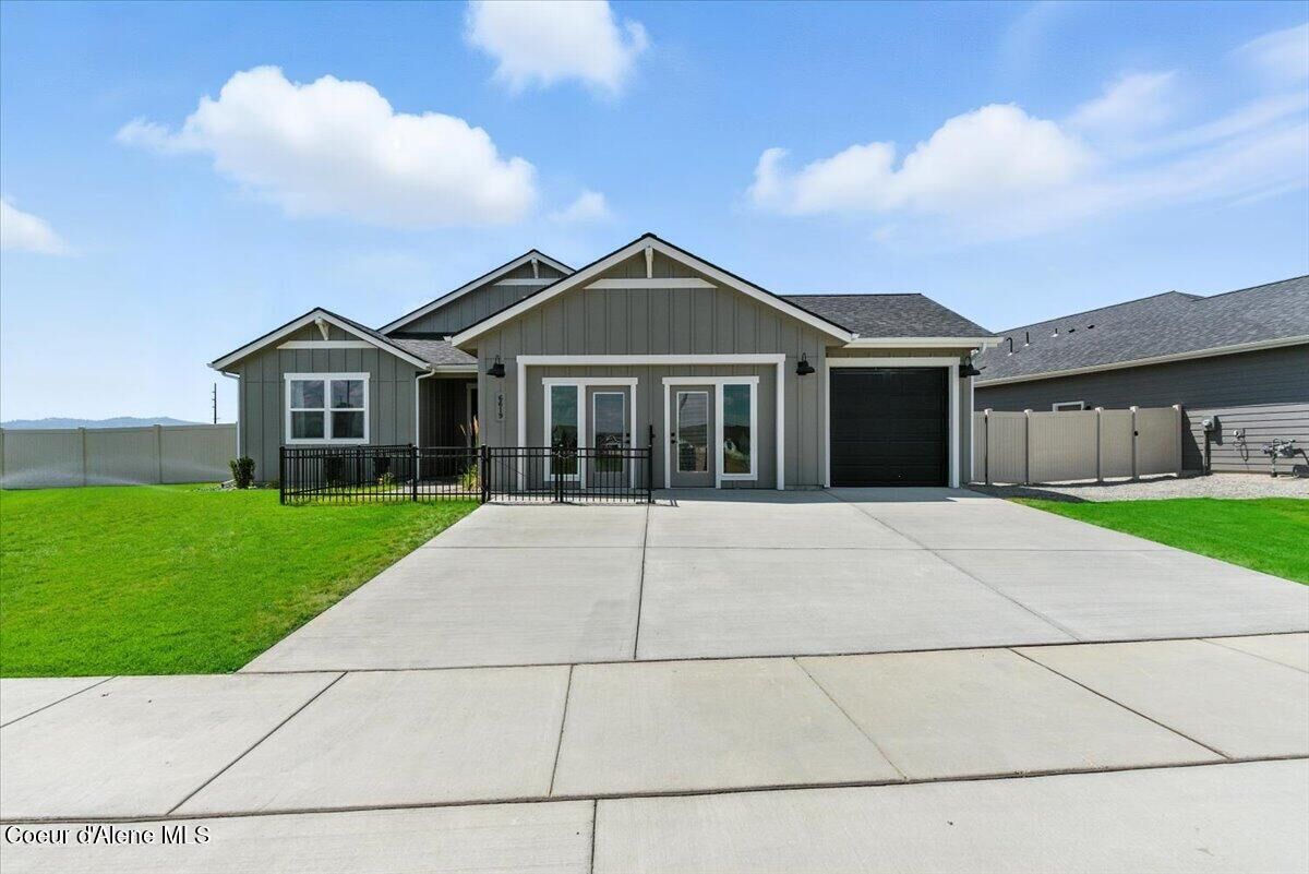 Property Photo: 7052 N Coeur Terre Blvd ID 83815