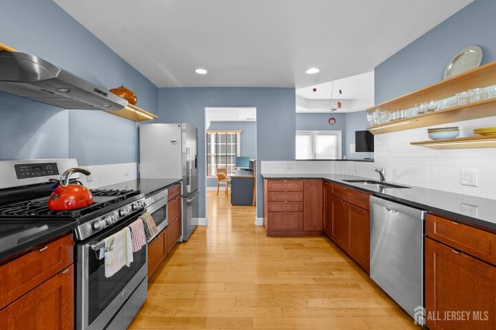 Property Photo:  47 Hedge Row Road  NJ 08540 