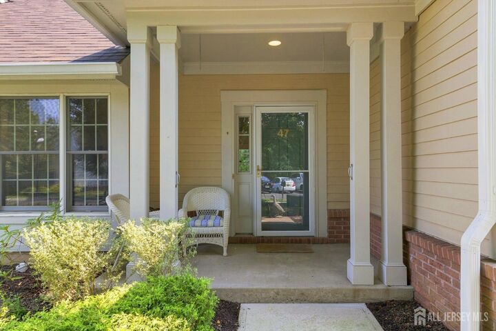 Property Photo:  47 Hedge Row Road  NJ 08540 