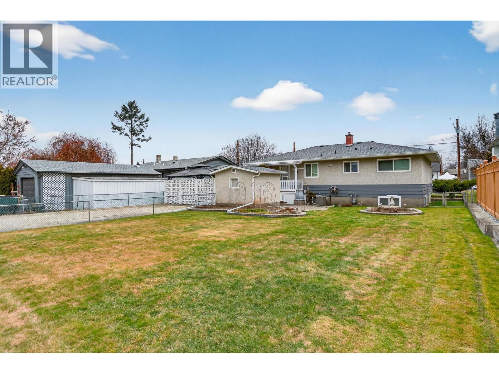 Photo de la propriété:  500 McDonald Road  BC V1X 3H2 