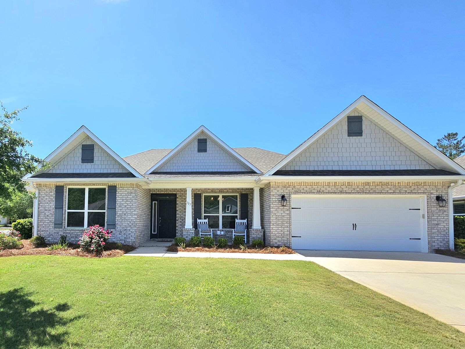 Property Photo: 137 Autumn Avenue FL 32439