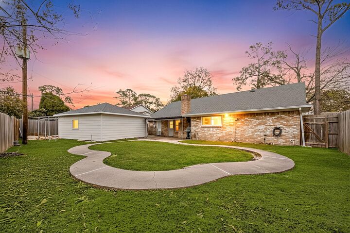 Property Photo:  9707 Rocktree Drive  TX 77040 