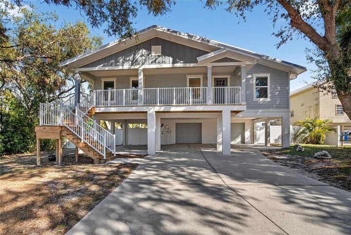 Property Photo:  9402 Oak Street  FL 33578 