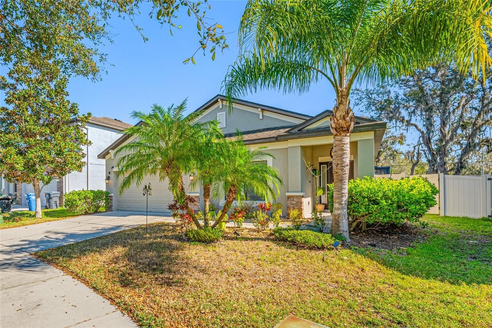 Property Photo:  11652 Palmetto Pine Street  FL 33569 