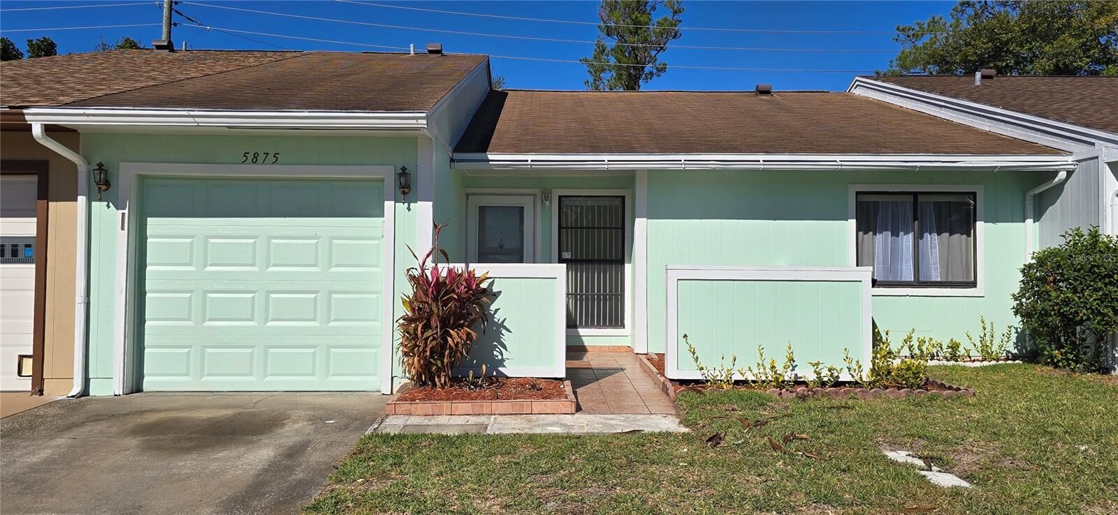 Property Photo: 5875 Talavera Street FL 32807