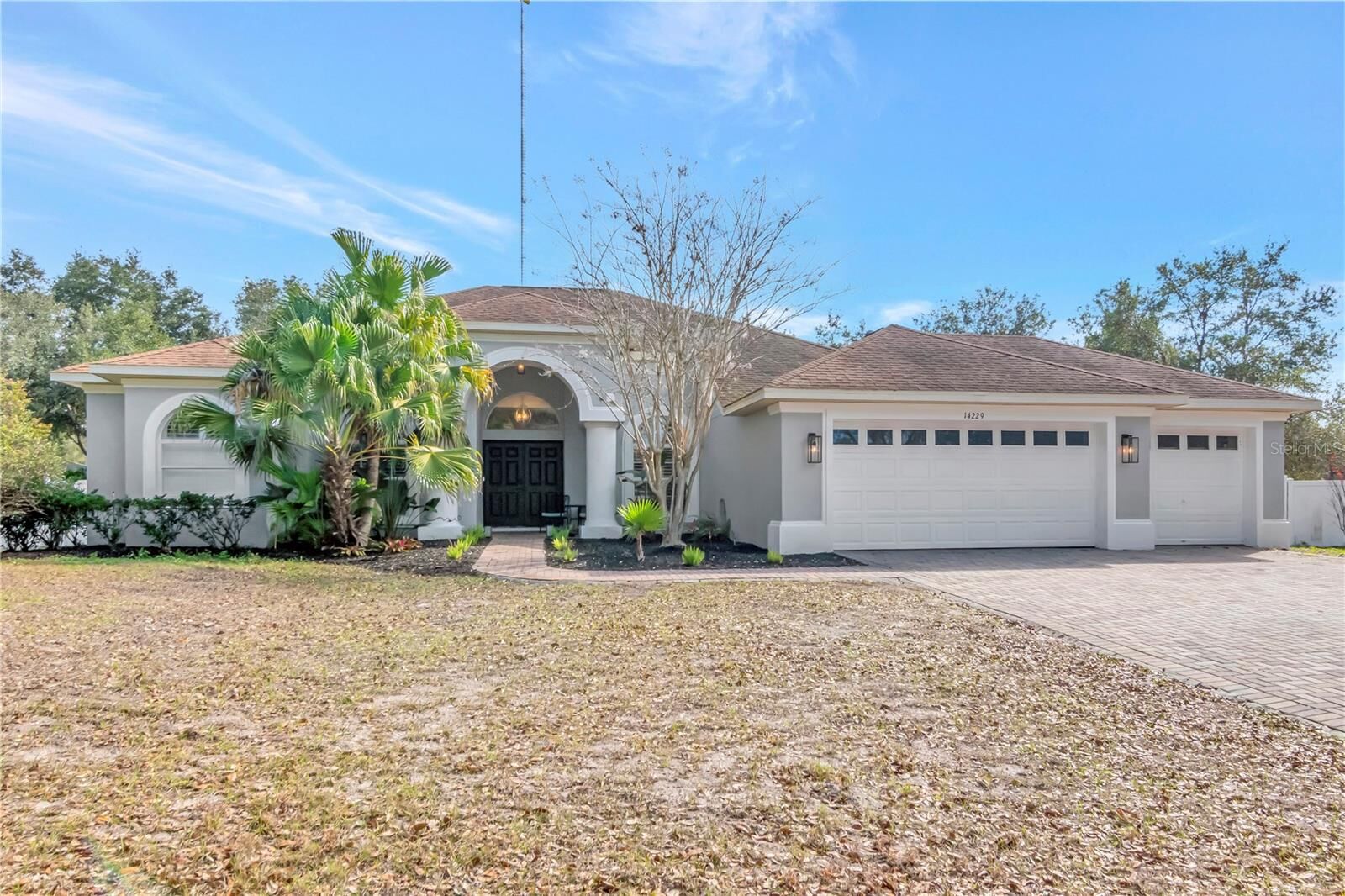 Property Photo:  14229 Creek Run Drive  FL 33579 