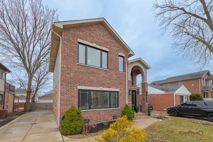 Property Photo:  8237 N Newland Avenue  IL 60714 