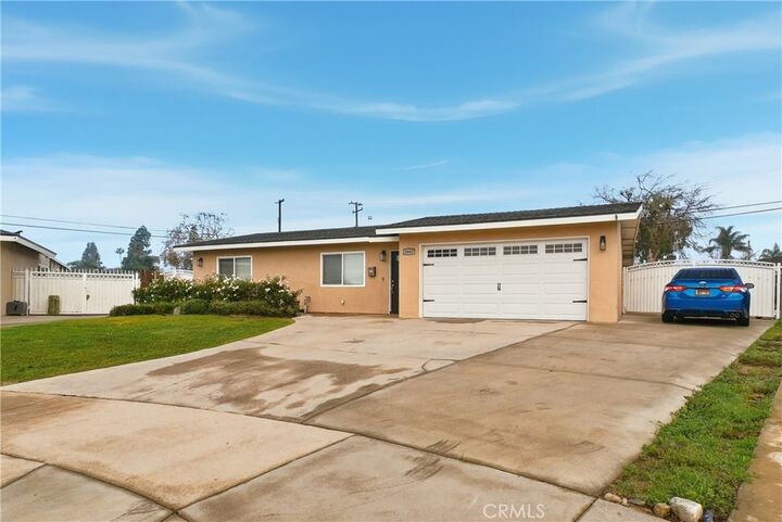 Property Photo:  1647 N Lake  CA 91764 