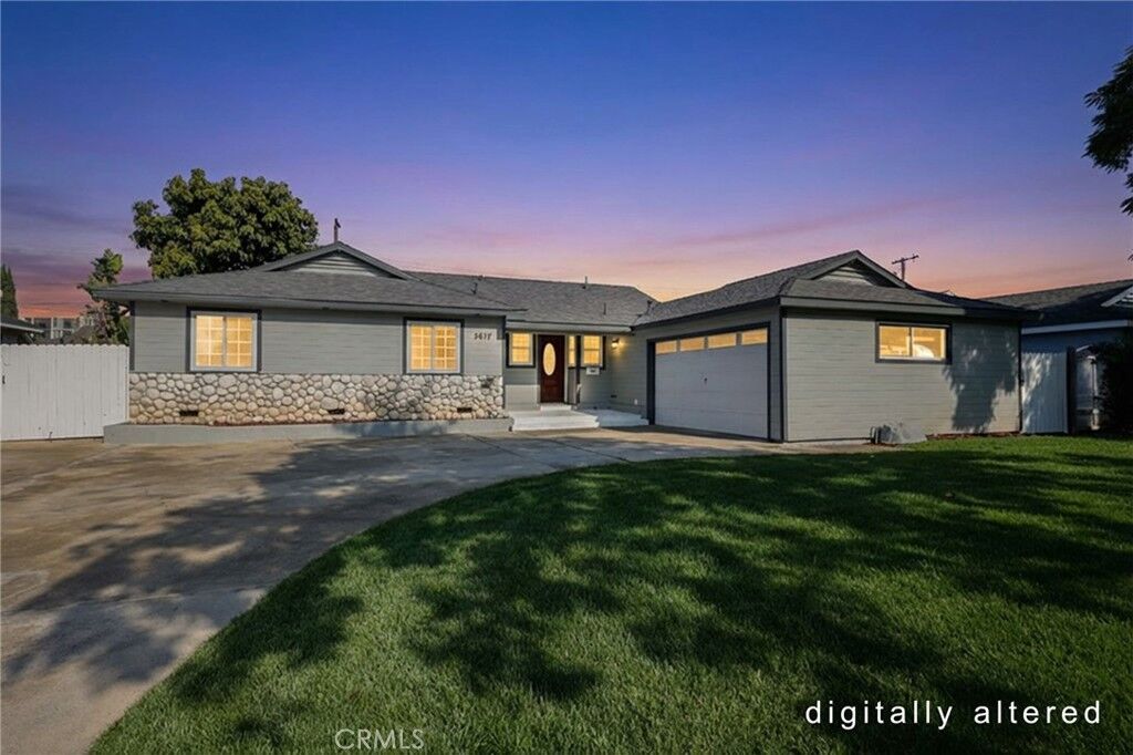 Property Photo:  2617 Pearson Avenue  CA 92831 