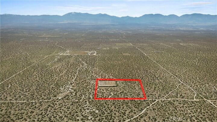 Property Photo:  180 Ave T Vic 180 Ste  CA 93591 