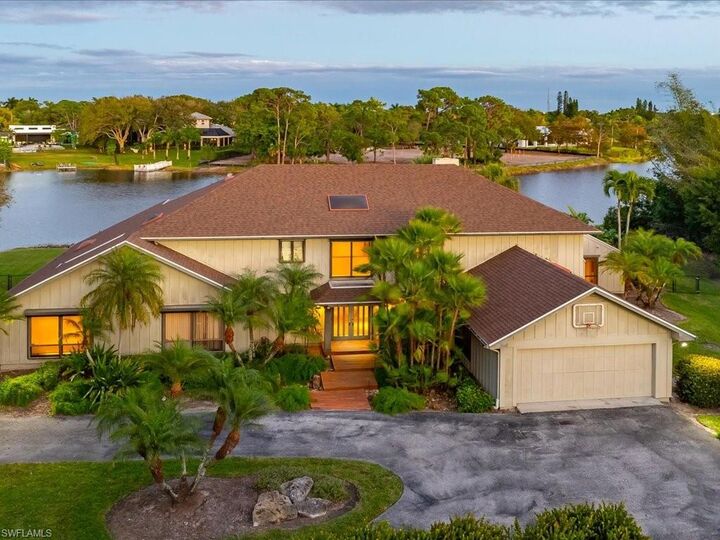 Property Photo:  154 Cajeput Dr  FL 34108 