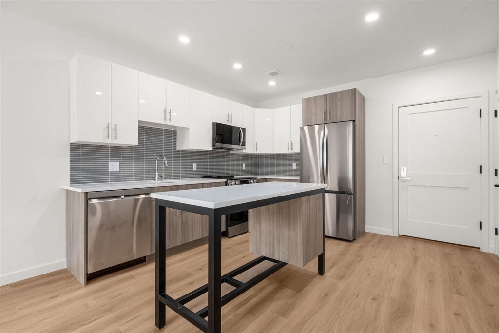 Property Photo:  40 Centre St 205  MA 02446 