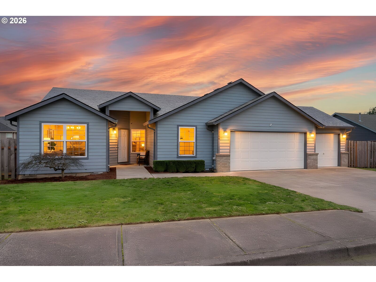 Property Photo:  1340 Fairway Dr  WA 98671 