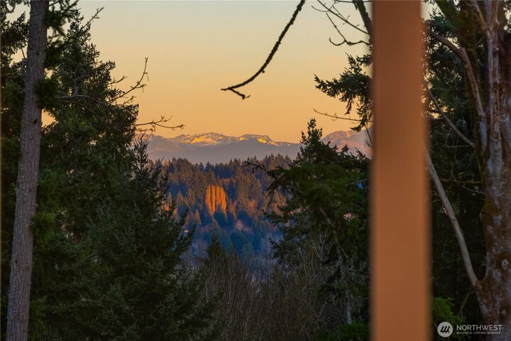 Property Photo:  13779 NE  101st Street  WA 98033 